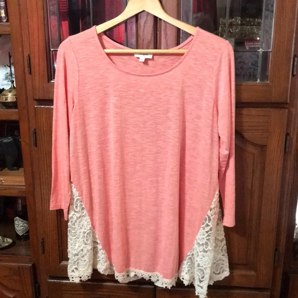Umgee lace top Size small